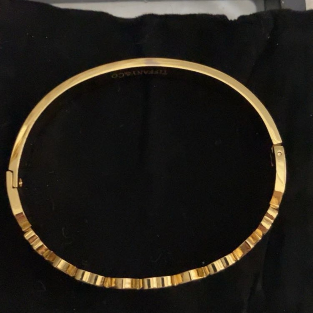 Tiffany & Co Stamped Elegant Gold tone Bracelet with Pink and Blue - Picture 4 of 6